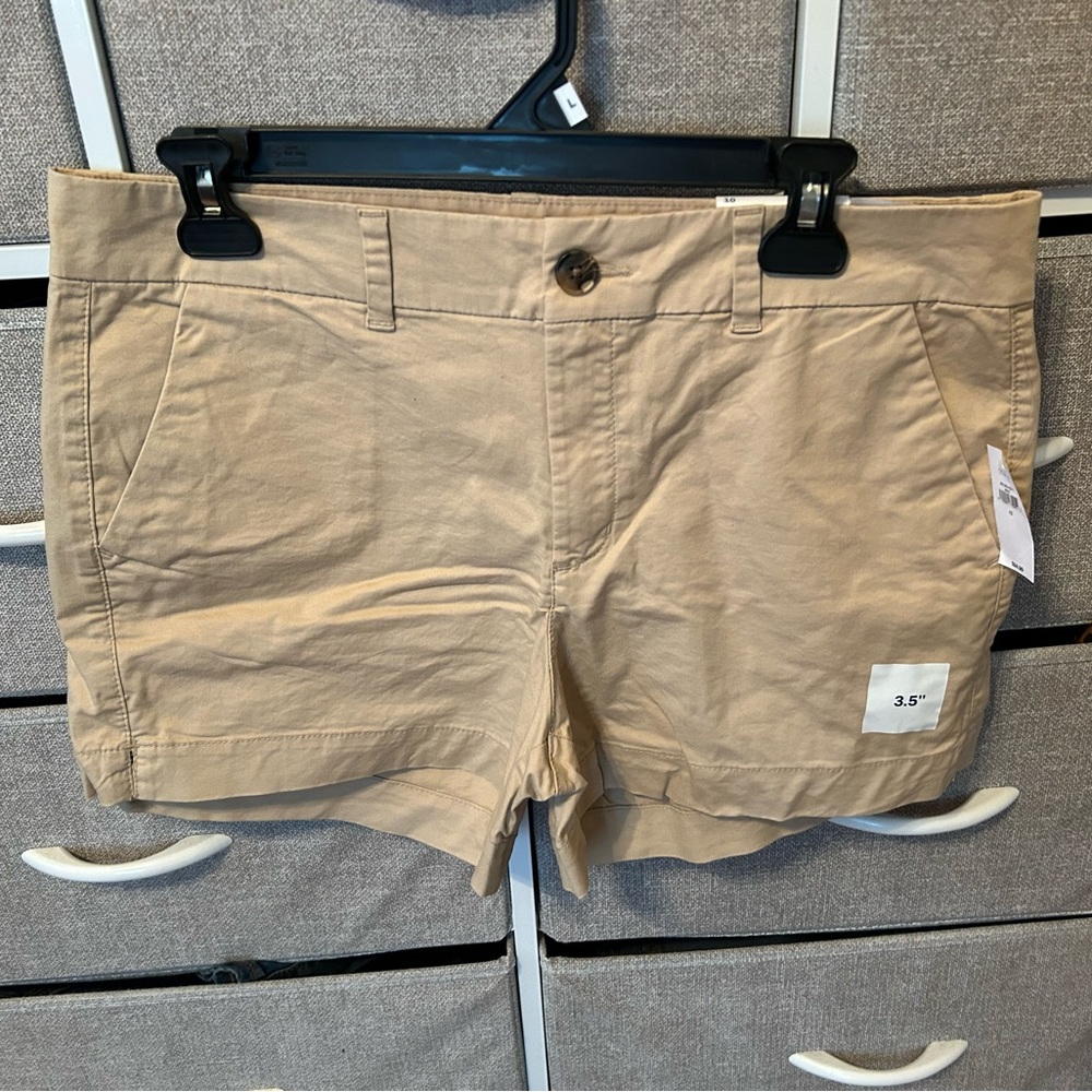 NWT Old Navy size 10 boyfriend shorts- khaki